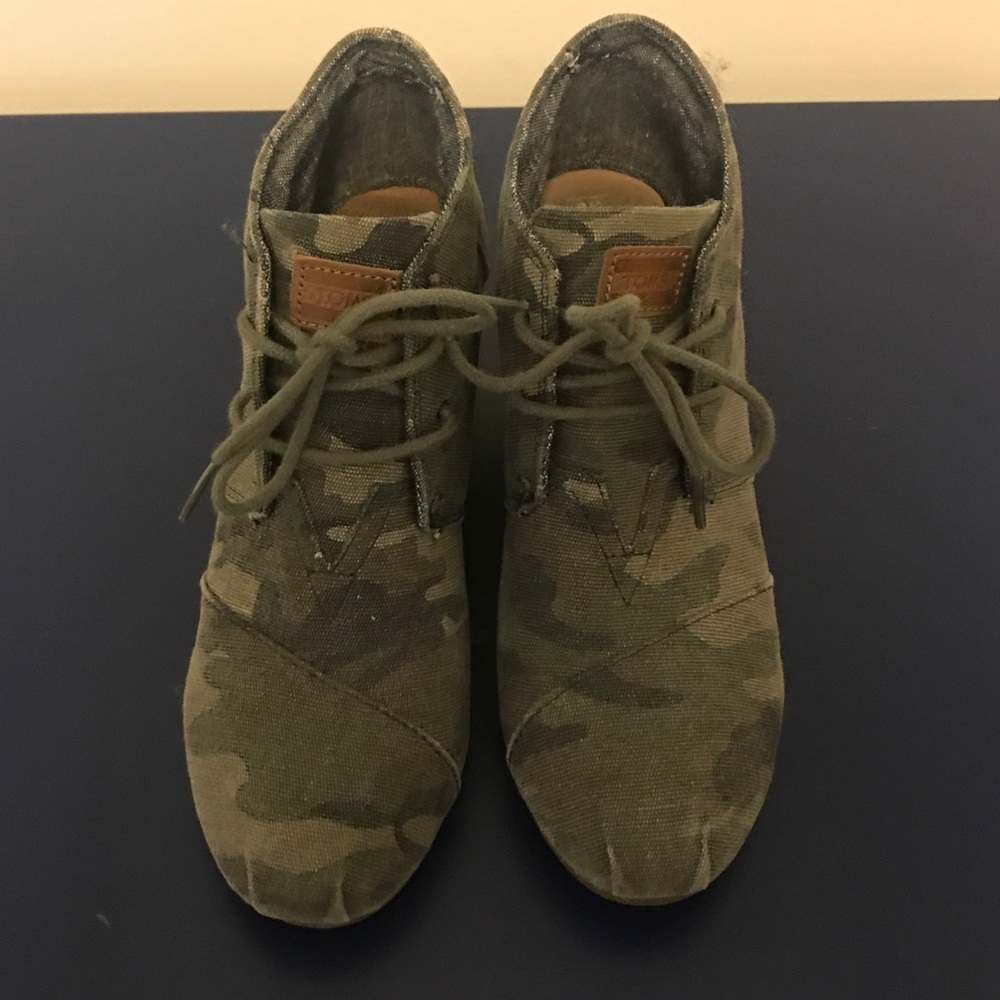 TOMS Camo Wedges